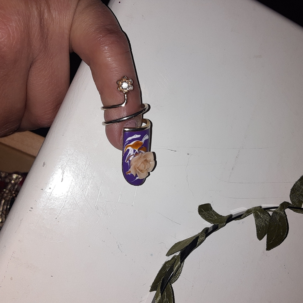 Rose nail ring - Picture 5 of 7